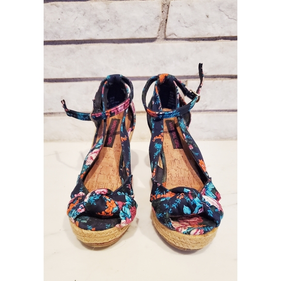 Material Girl Cork/Fabric Wedges - Picture 2 of 6